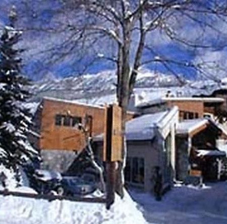 Chalet-Hôtel Alpage&SPA Vars  Buitenkant foto