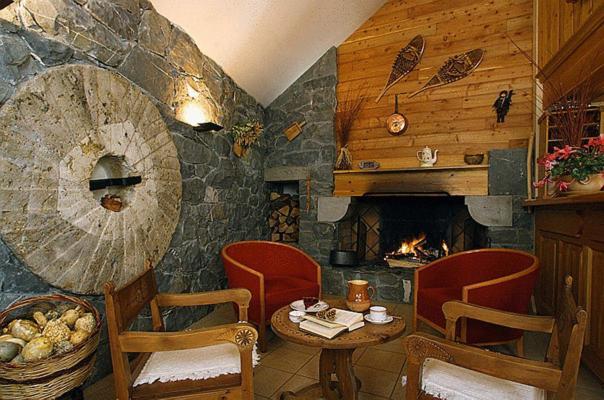 Chalet-Hôtel Alpage&SPA Vars  Buitenkant foto