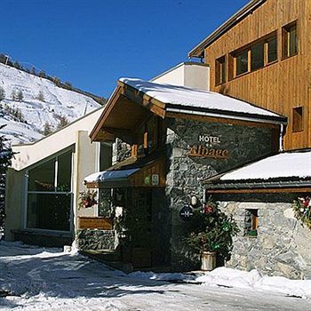 Chalet-Hôtel Alpage&SPA Vars  Buitenkant foto